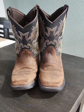 Boys Ariat  Leather Boots with Embroidered Black Shaft